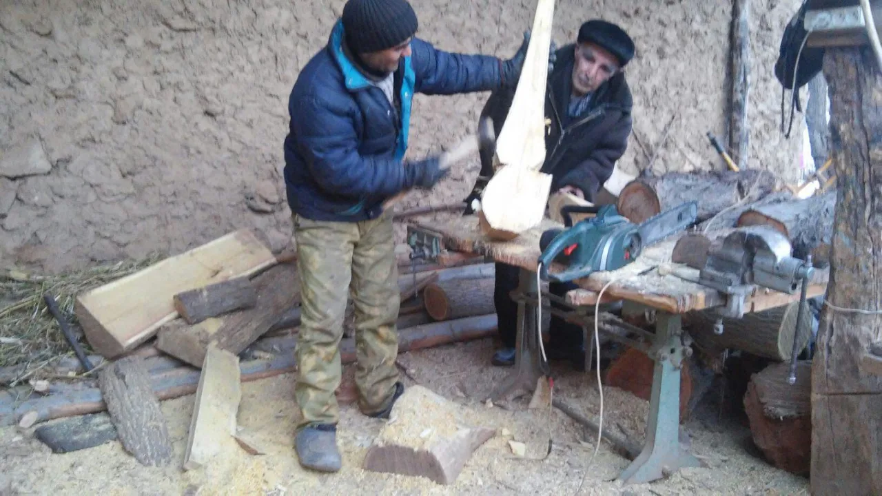 Making traditional musical instruments