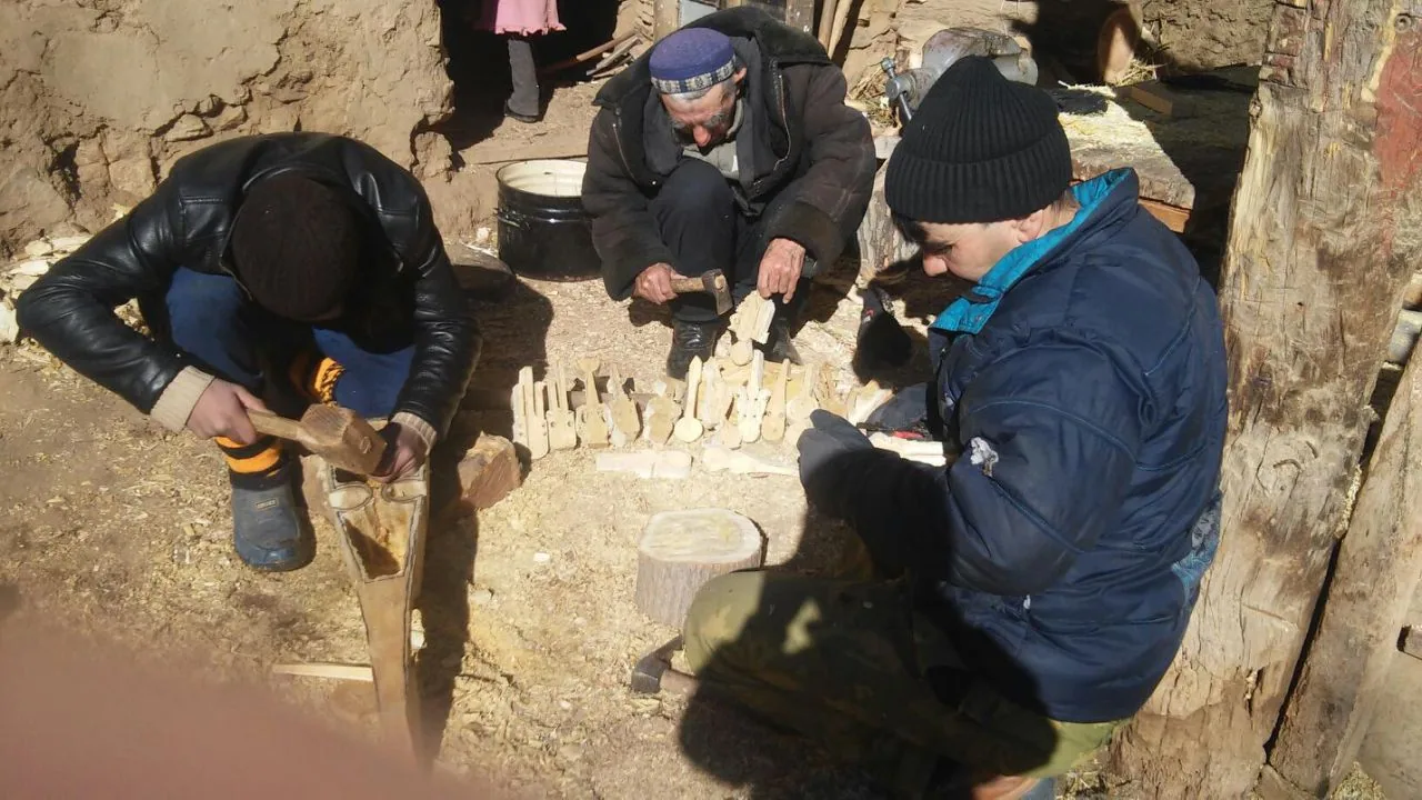 Making traditional musical instruments